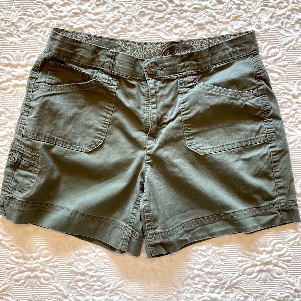 Gloria Vanderbilt Shorts